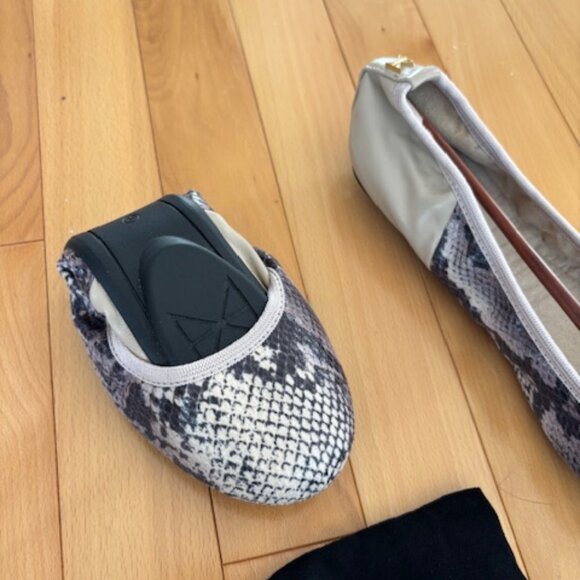 Butterfly Twist Ballet Flats - Picture 4 of 7